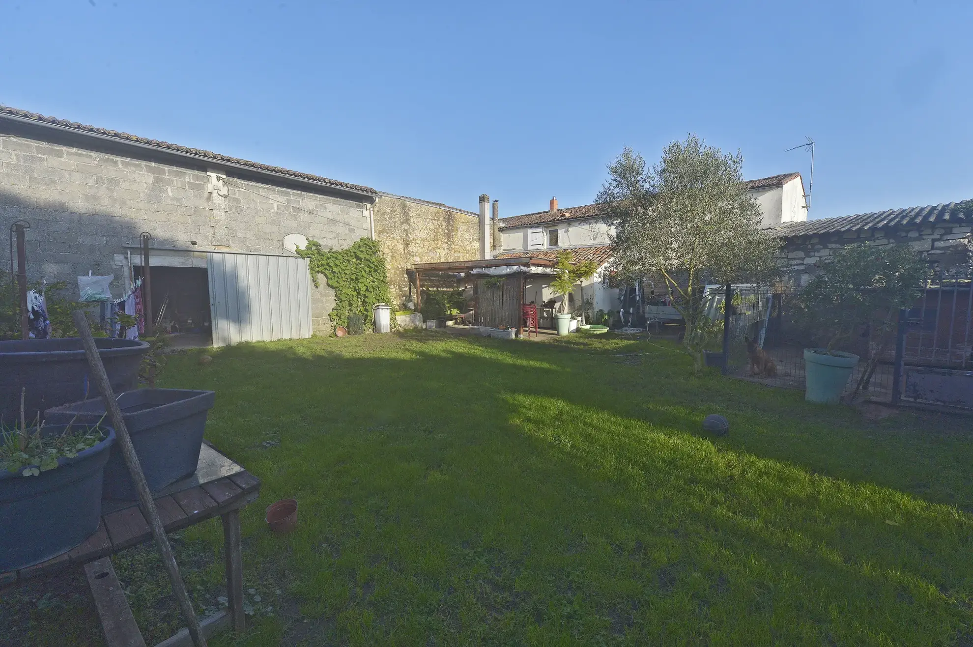 Maison charentaise à Nieulle-sur-Seudre avec logement indépendant et jardin 