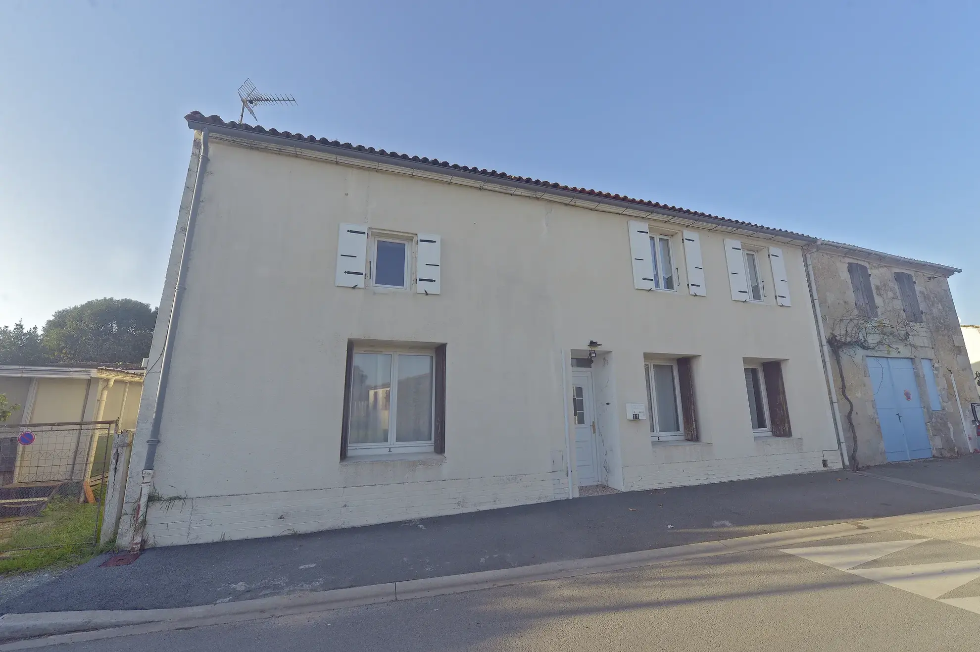 Maison charentaise à Nieulle-sur-Seudre avec logement indépendant et jardin 