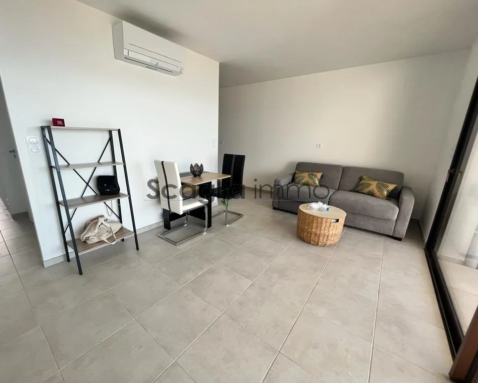 Vente appartement T2 avec terrasse et vue mer à Agosta, dernière étage 