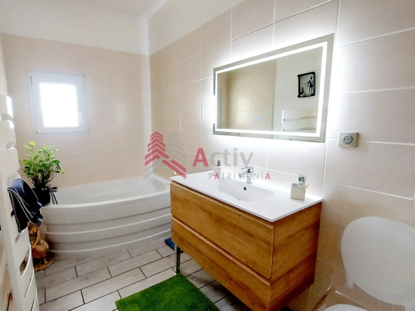 Maison de village rénovée de 96 m² avec extérieur à La Palme 