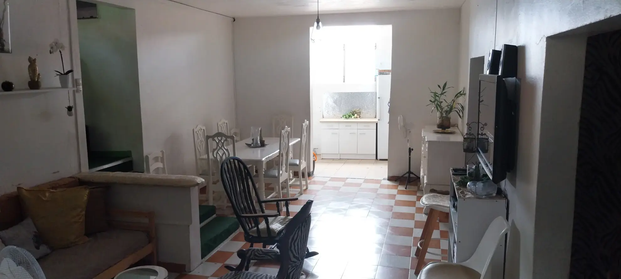 Maison F6 à Fort-de-France avec deux appartements et terrain - Excellente opportunité d'investissement 