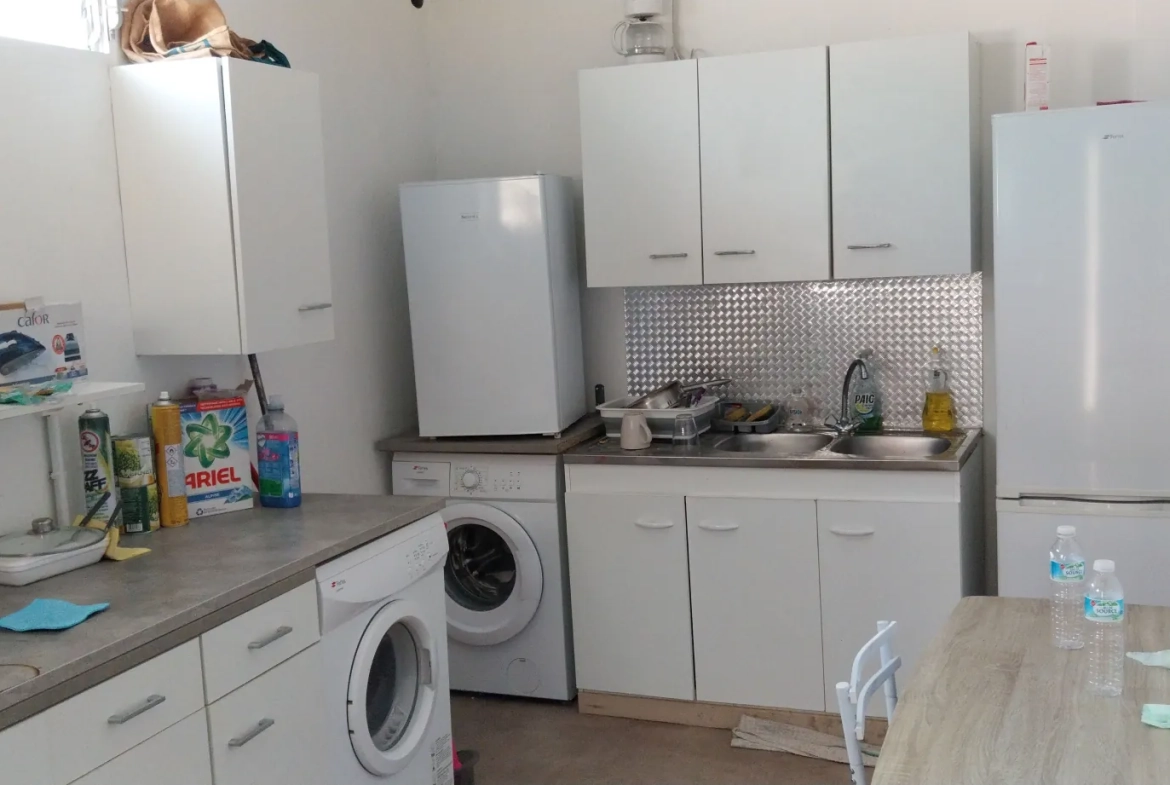 Maison F6 à Fort-de-France avec deux appartements et terrain - Excellente opportunité d'investissement 