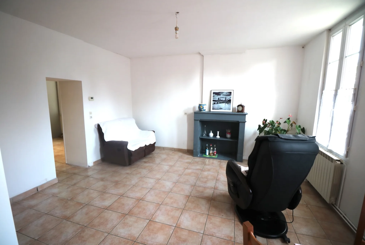 Maison de 103 m² avec vue sur la Charente et dépendance à Saint-Savinien 