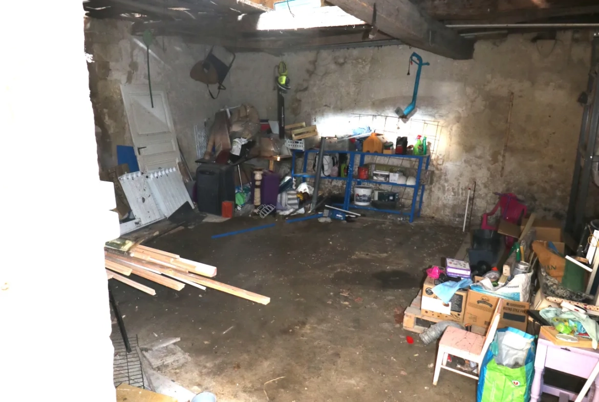 Maison de 103 m² avec vue sur la Charente et dépendance à Saint-Savinien 