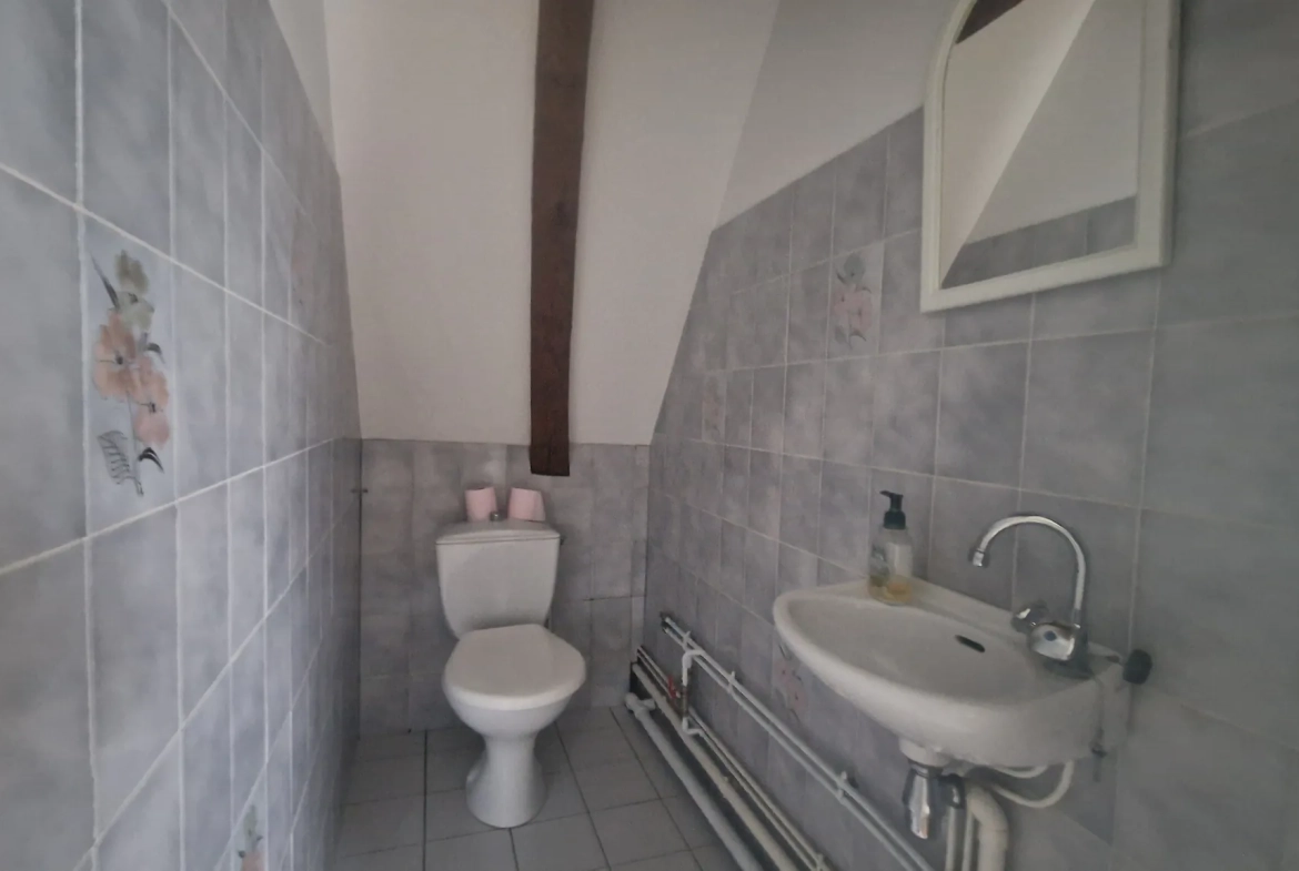 A vendre maison rénovée à Lubersac avec jardin et terrasse, proche centre 