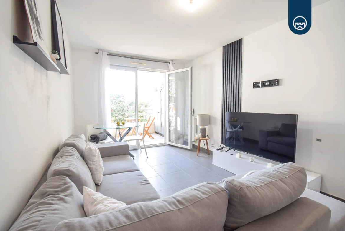 Appartement 2 pièces de 42 m² à Nice proche CHU et universités avec parking et cave 