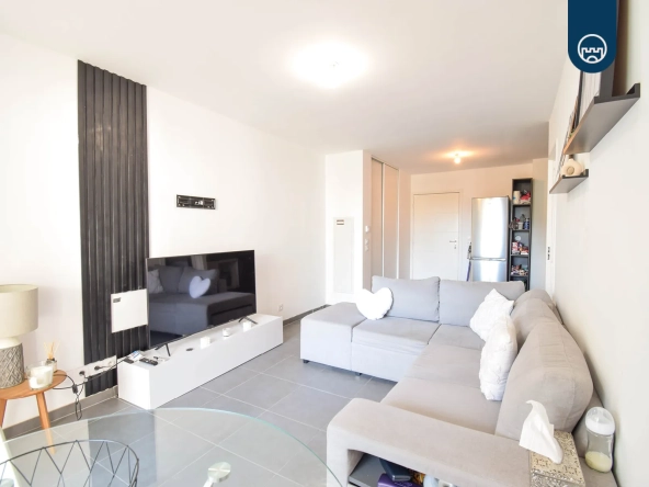 Appartement 2 pièces de 42 m² à Nice proche CHU et universités avec parking et cave 