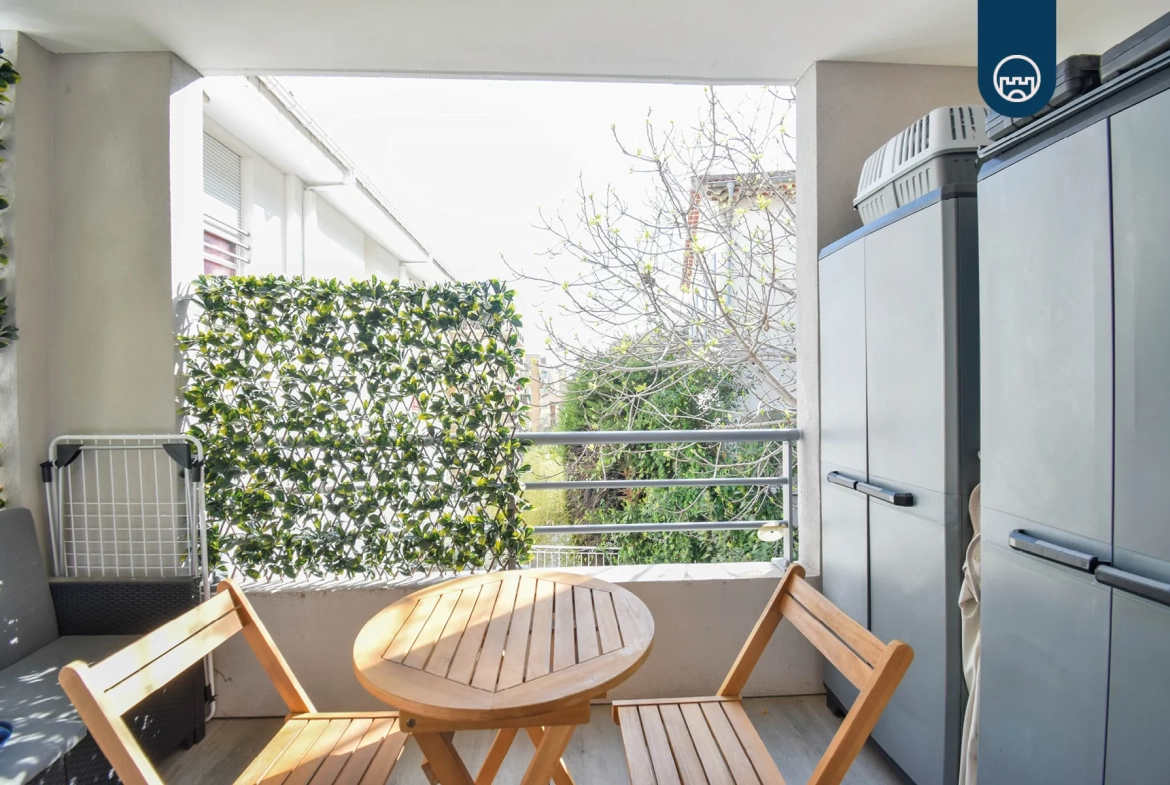 Appartement 2 pièces de 42 m² à Nice proche CHU et universités avec parking et cave 