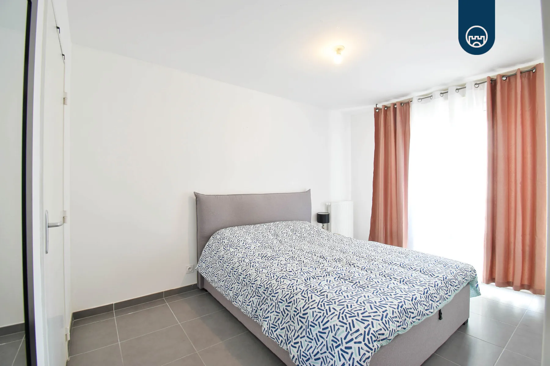 Appartement 2 pièces de 42 m² à Nice proche CHU et universités avec parking et cave 