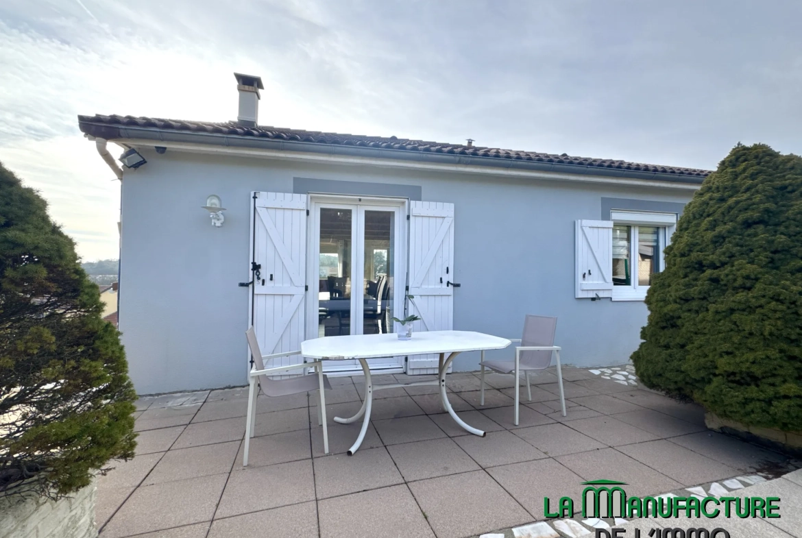 Belle maison familiale F6 avec jardin et vue dégagée à Saint-Étienne Montaudy 