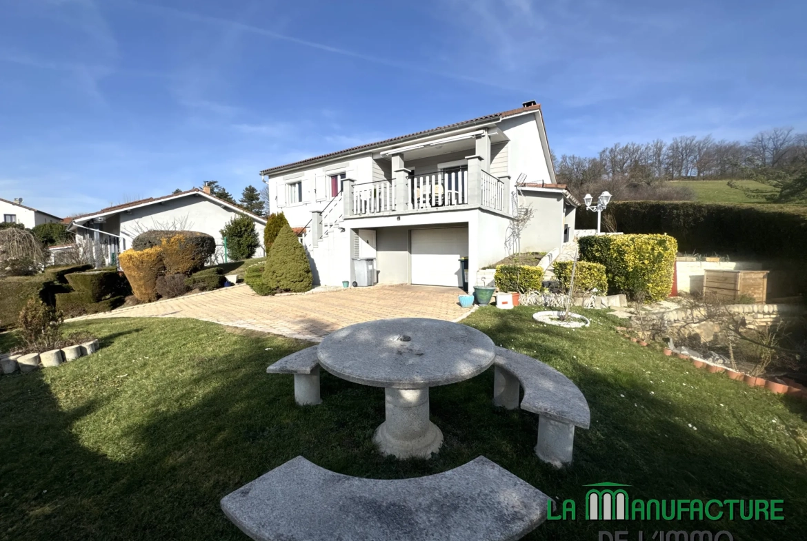 Belle maison familiale F6 avec jardin et vue dégagée à Saint-Étienne Montaudy 