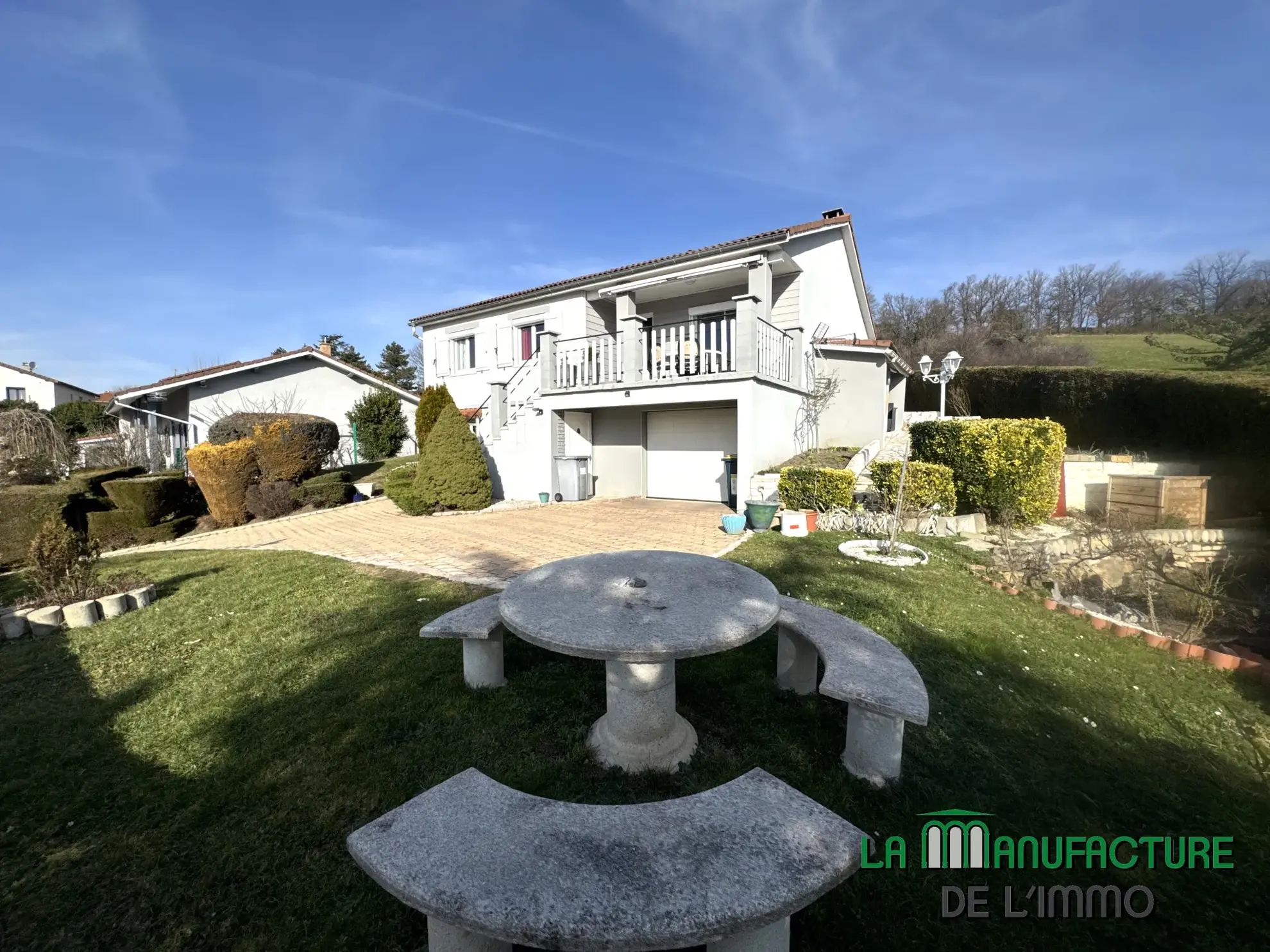 Belle maison familiale F6 avec jardin et vue dégagée à Saint-Étienne Montaudy 
