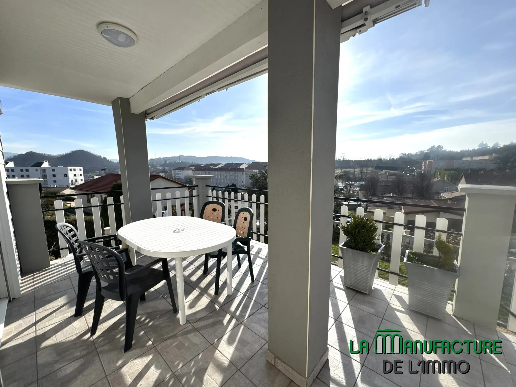 Belle maison familiale F6 avec jardin et vue dégagée à Saint-Étienne Montaudy 