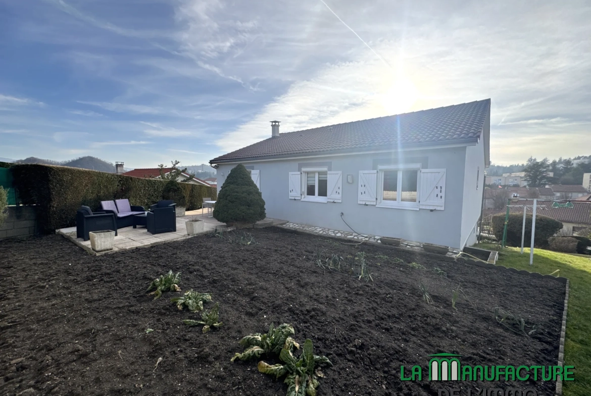 Belle maison familiale F6 avec jardin et vue dégagée à Saint-Étienne Montaudy 