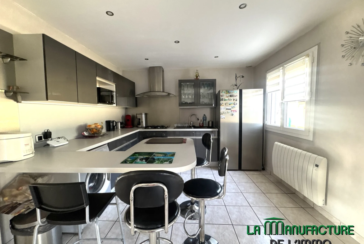 Belle maison familiale F6 avec jardin et vue dégagée à Saint-Étienne Montaudy 