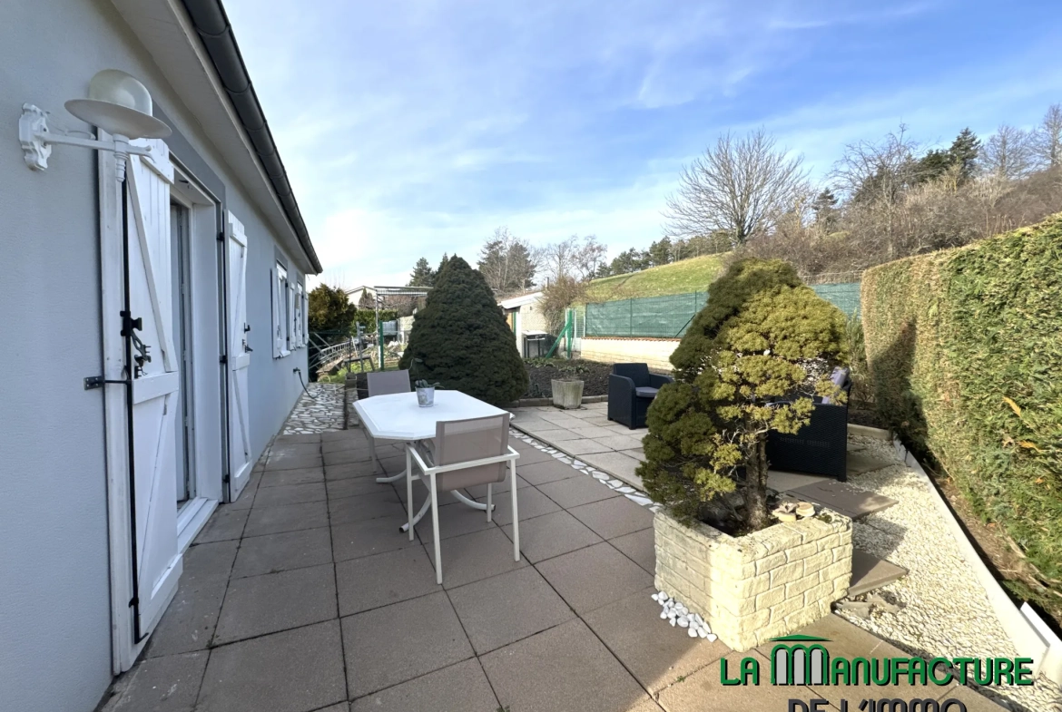 Belle maison familiale F6 avec jardin et vue dégagée à Saint-Étienne Montaudy 