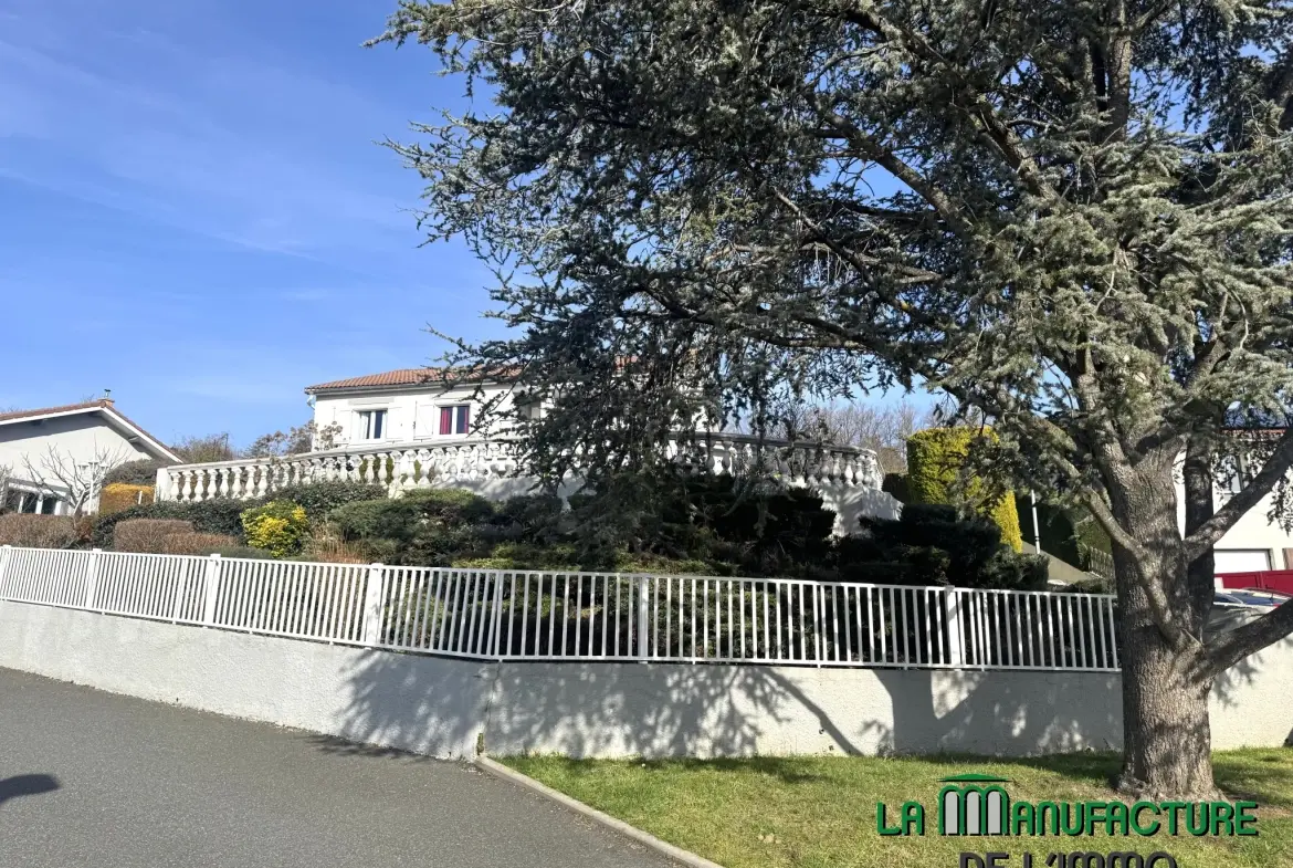 Belle maison familiale F6 avec jardin et vue dégagée à Saint-Étienne Montaudy 