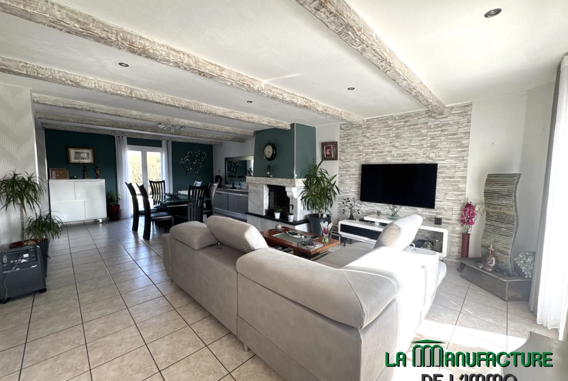 Belle maison familiale F6 avec jardin et vue dégagée à Saint-Étienne Montaudy 