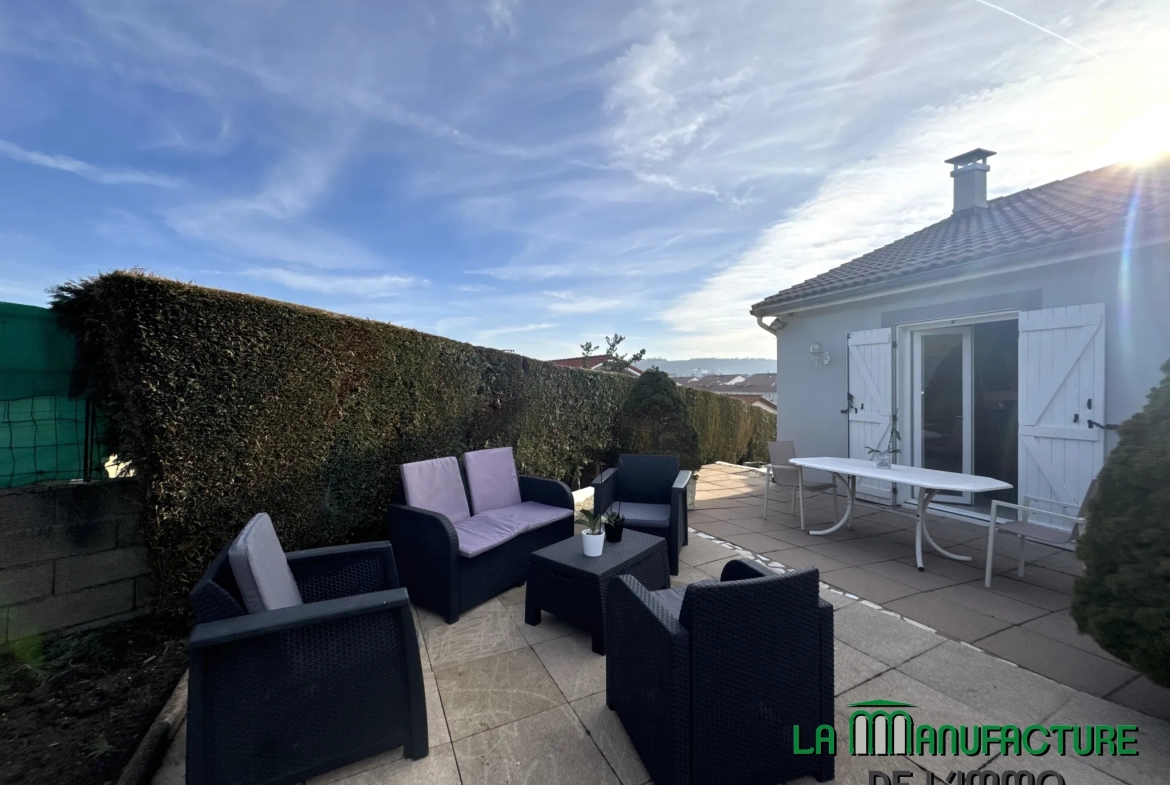Belle maison familiale F6 avec jardin et vue dégagée à Saint-Étienne Montaudy 