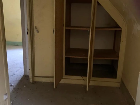 Maison de village à Châteauneuf-Val-de-Bargis à vendre avec travaux et potentiel intéressant 