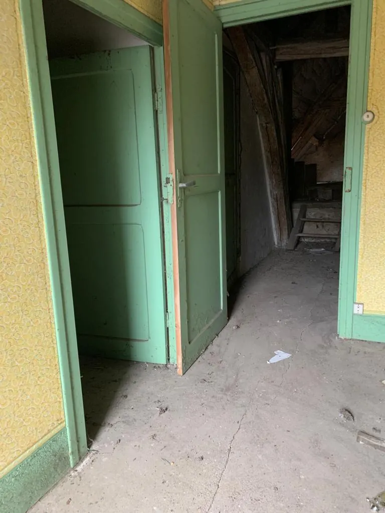 Maison de village à Châteauneuf-Val-de-Bargis à vendre avec travaux et potentiel intéressant 