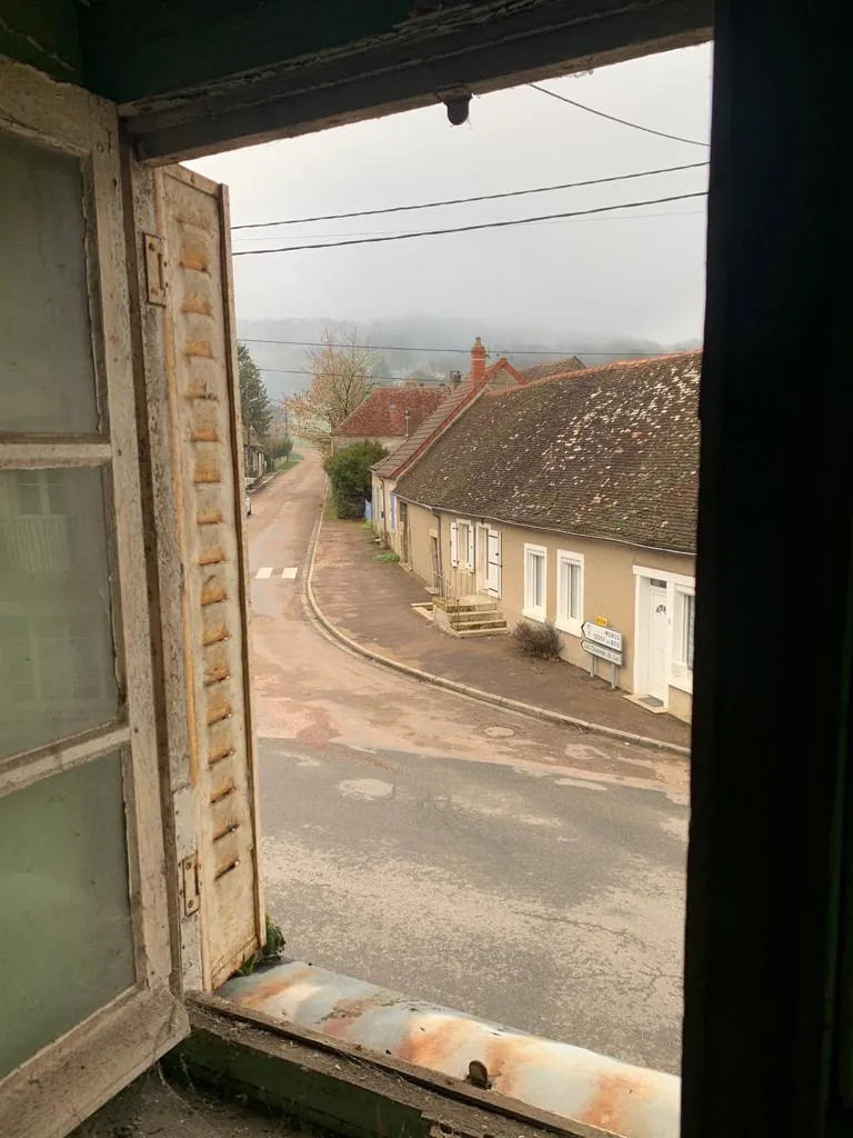 Maison de village à Châteauneuf-Val-de-Bargis à vendre avec travaux et potentiel intéressant 