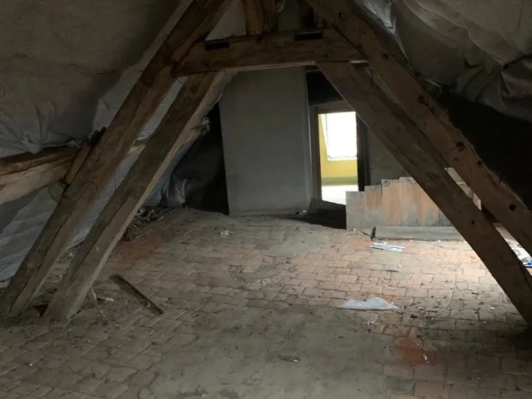Maison de village à Châteauneuf-Val-de-Bargis à vendre avec travaux et potentiel intéressant 
