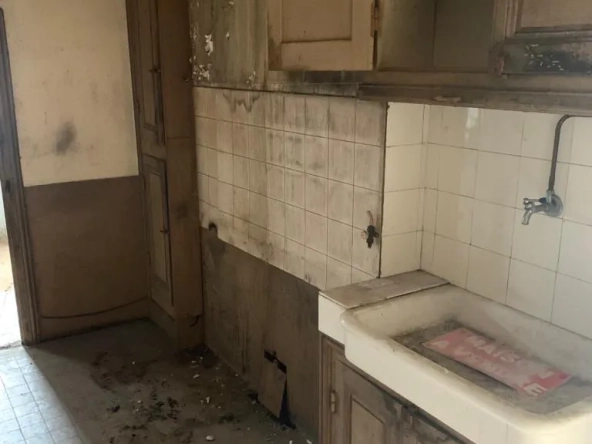 Maison de village à Châteauneuf-Val-de-Bargis à vendre avec travaux et potentiel intéressant 