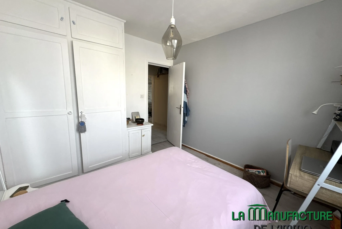Appartement F4 avec balcon, cave et parking à Saint-Étienne Villeboeuf Le Haut 