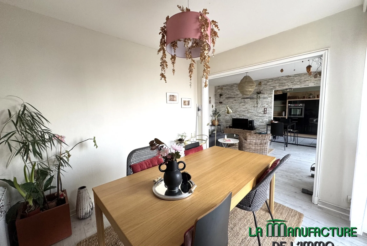 Appartement F4 avec balcon, cave et parking à Saint-Étienne Villeboeuf Le Haut 
