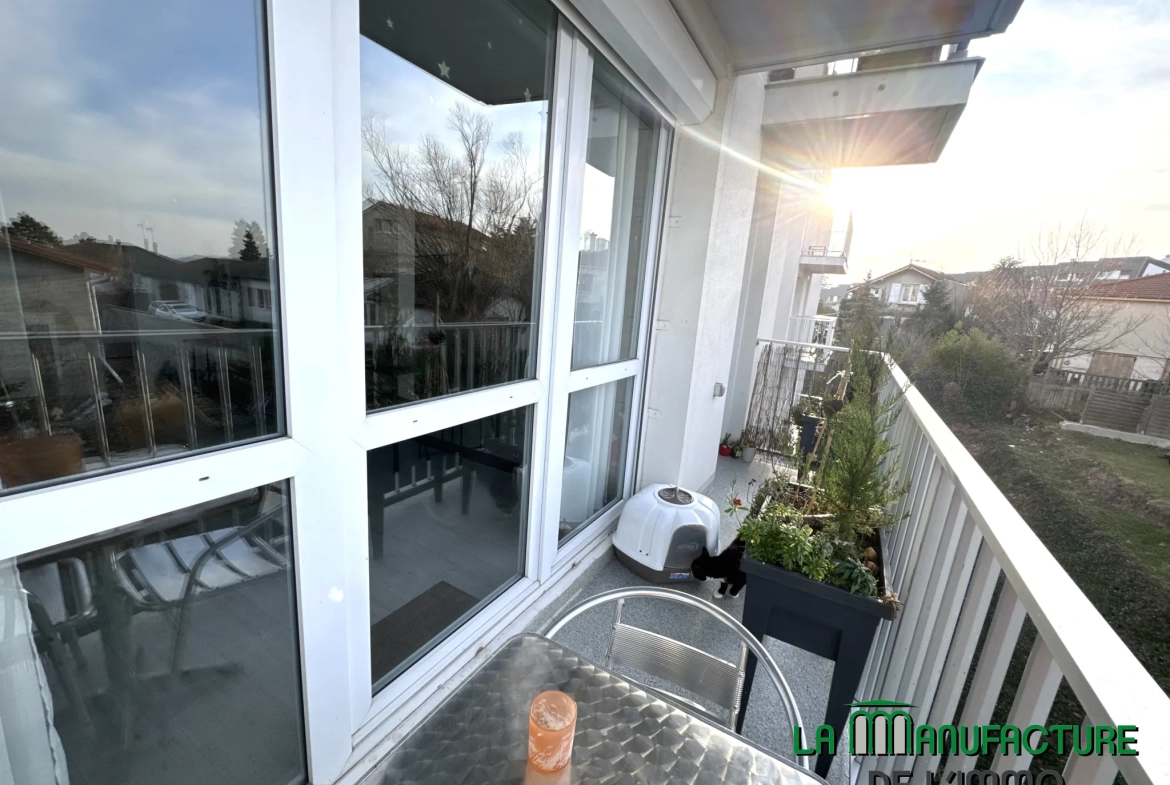 Appartement F4 avec balcon, cave et parking à Saint-Étienne Villeboeuf Le Haut 