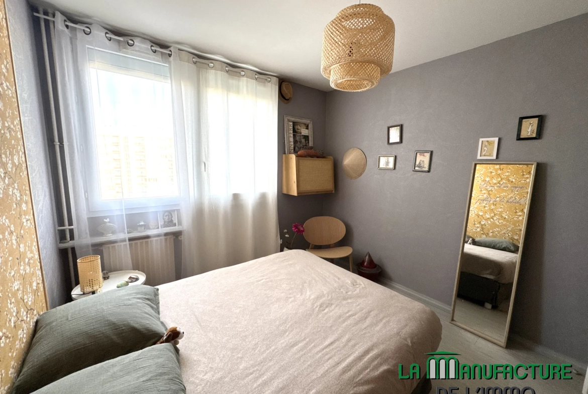 Appartement F4 avec balcon, cave et parking à Saint-Étienne Villeboeuf Le Haut 