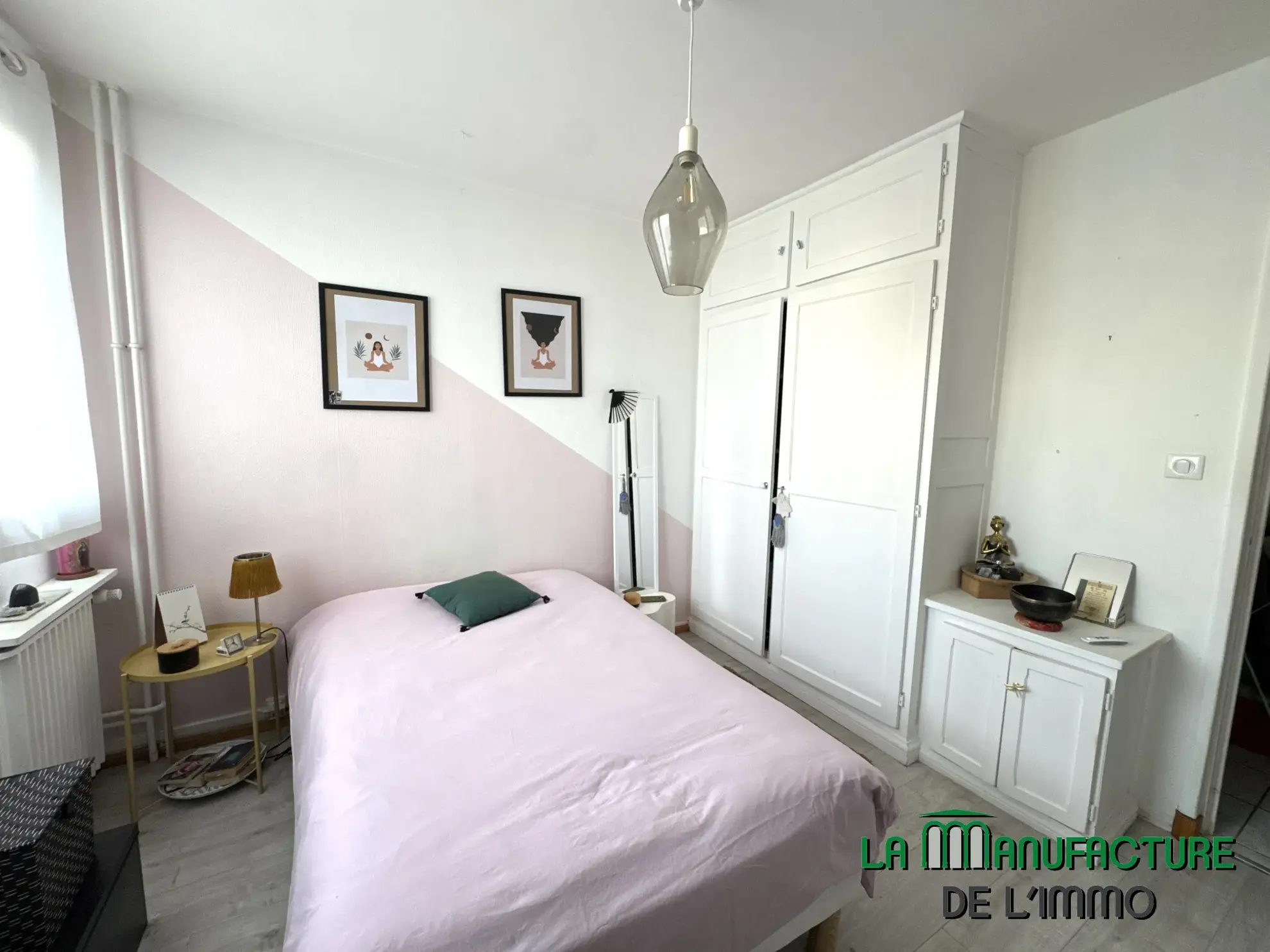 Appartement F4 avec balcon, cave et parking à Saint-Étienne Villeboeuf Le Haut 
