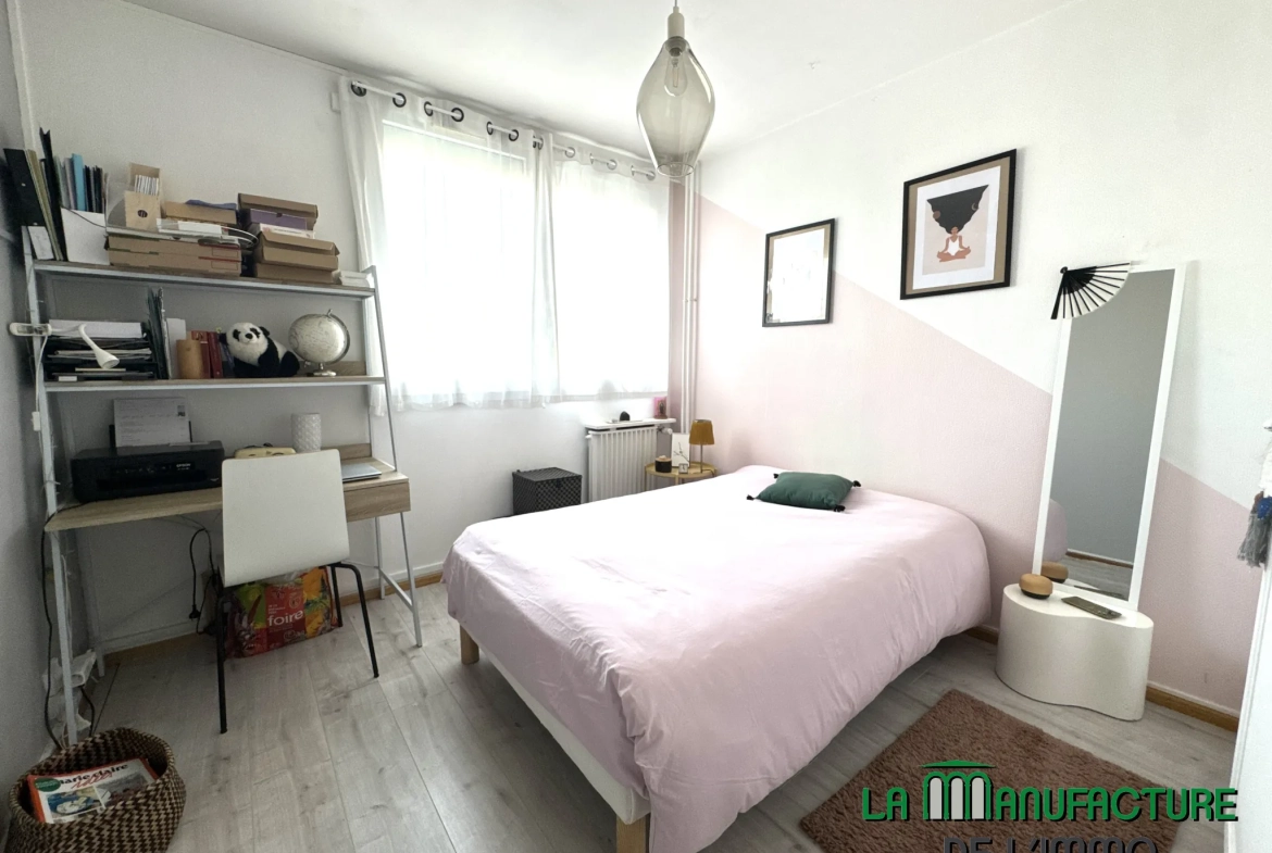Appartement F4 avec balcon, cave et parking à Saint-Étienne Villeboeuf Le Haut 