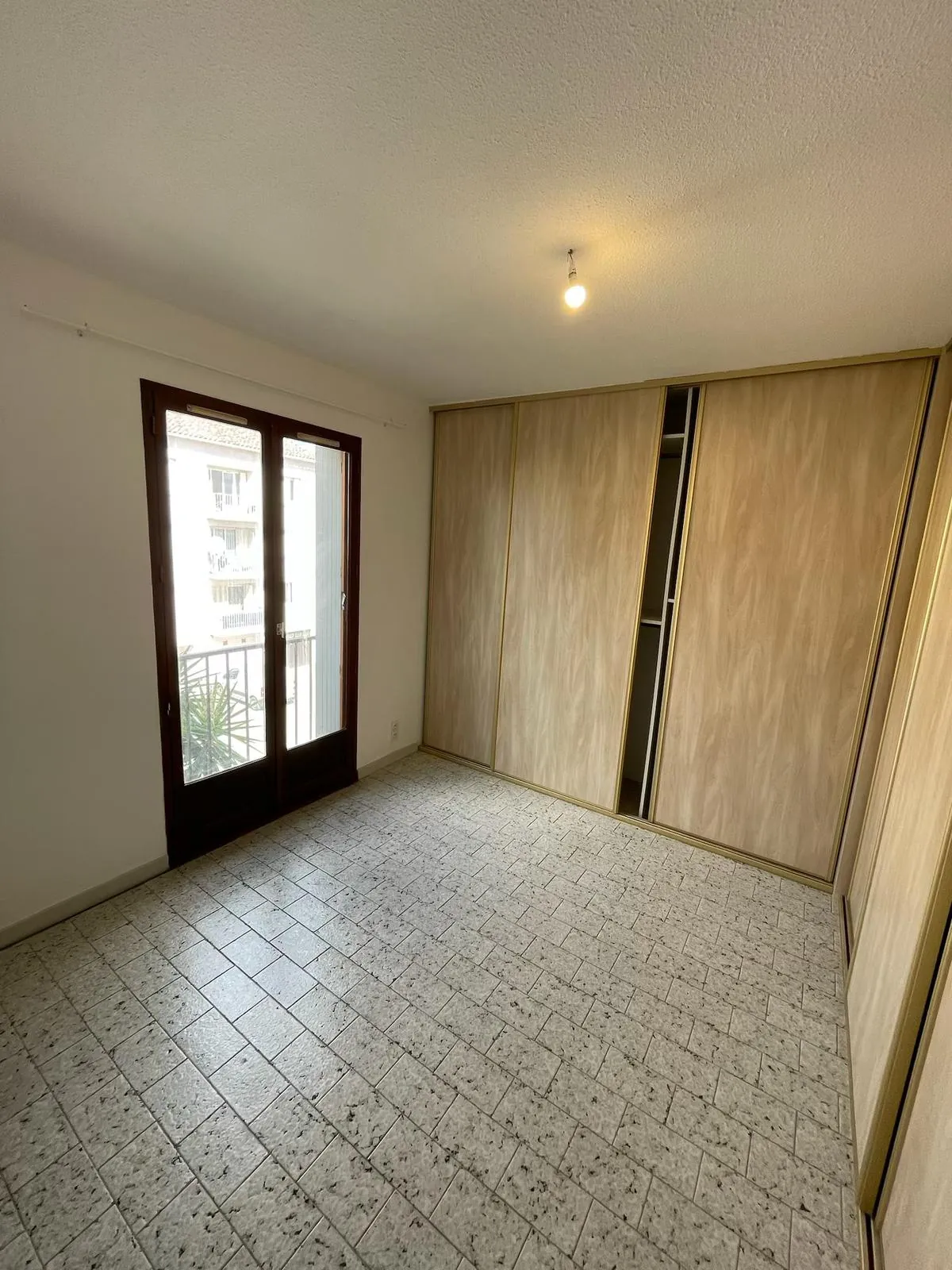 appartement T4 de 110 m² avec cave et garage à Ghisonaccia 