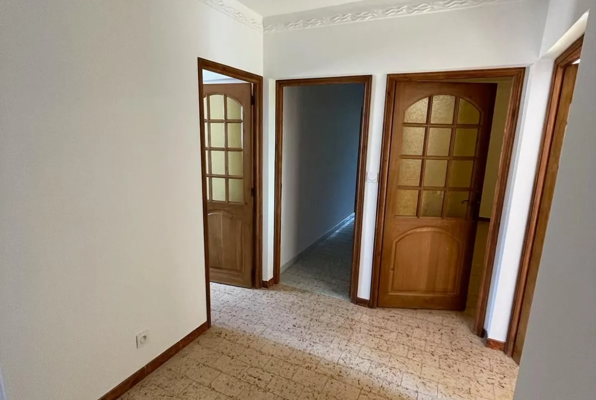 appartement T4 de 110 m² avec cave et garage à Ghisonaccia 