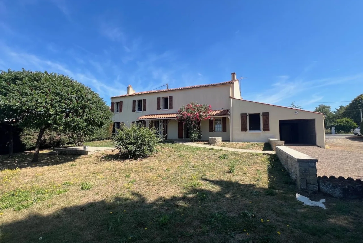 Maison mitoyenne à vendre à Aniche avec jardin et extension en 2024 