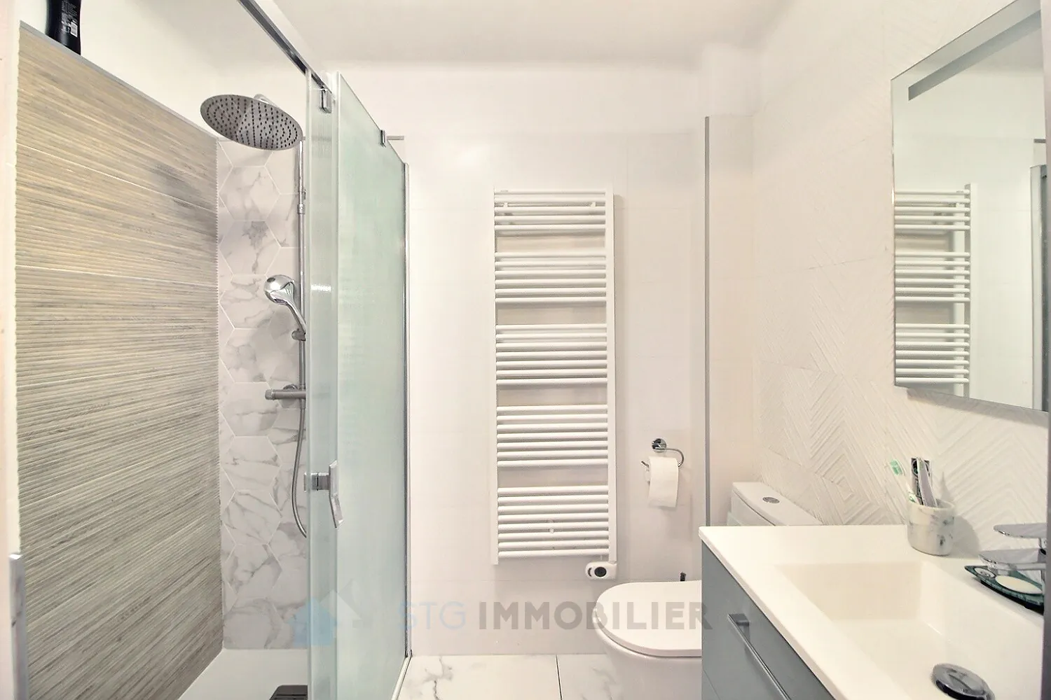 Vente d'un T2 rénové avec terrasse vue mer à Ajaccio 