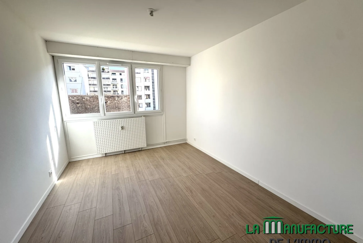 Appartement T3 rénové avec balcon, cave et garage à Saint-Étienne - Cité du design 