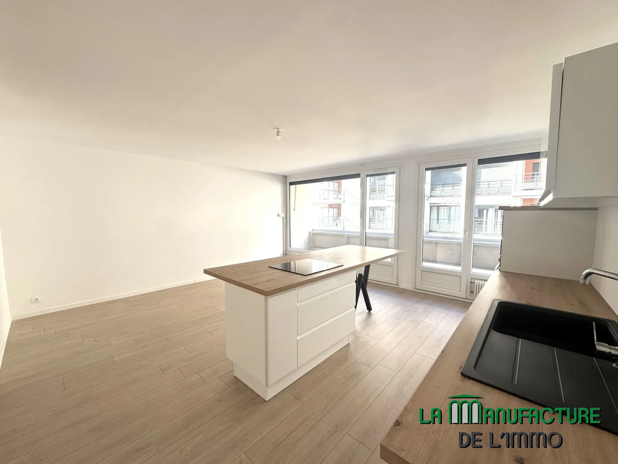 Appartement T3 rénové avec balcon, cave et garage à Saint-Étienne - Cité du design 