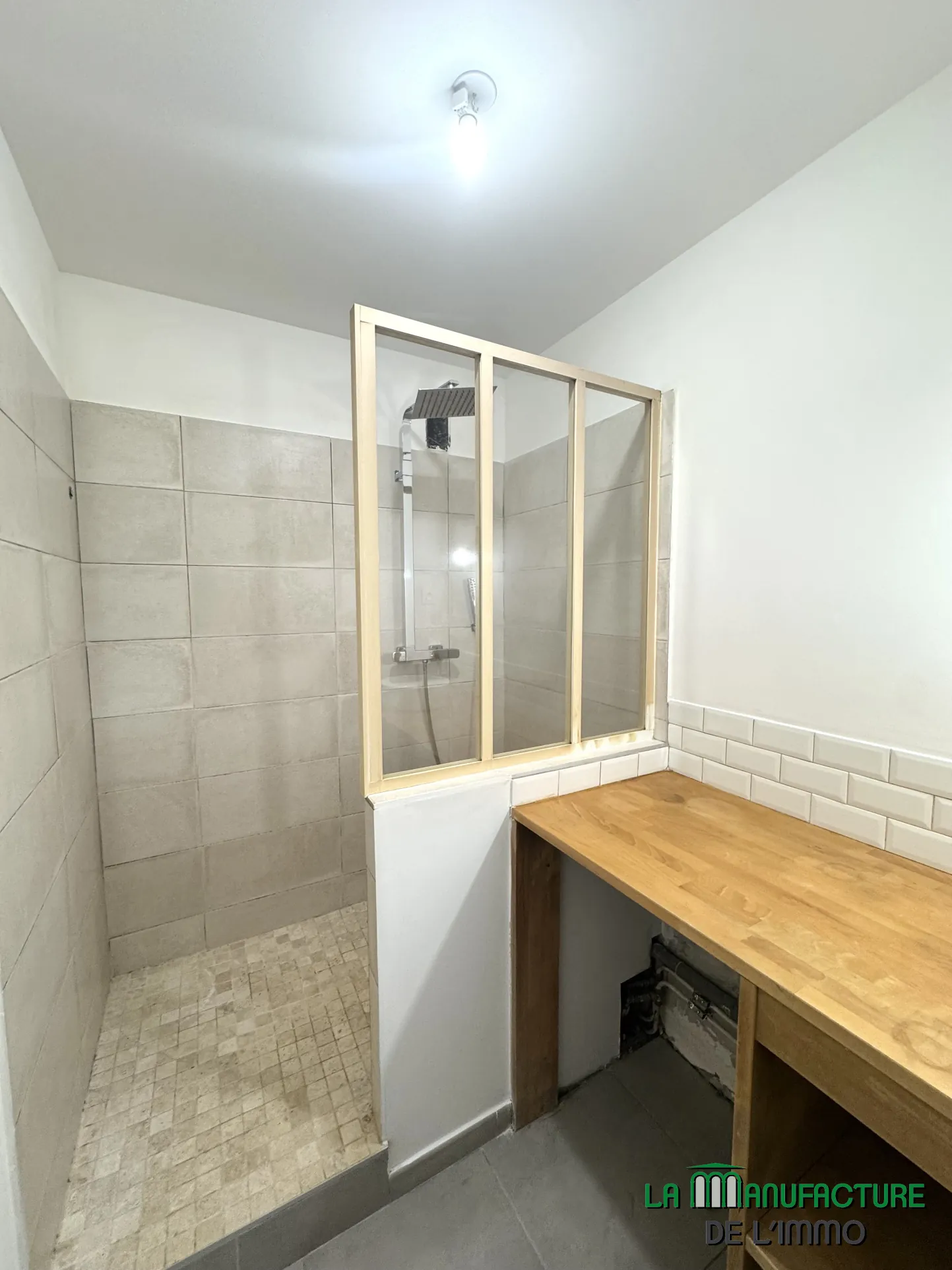 Appartement T3 rénové avec balcon, cave et garage à Saint-Étienne - Cité du design 