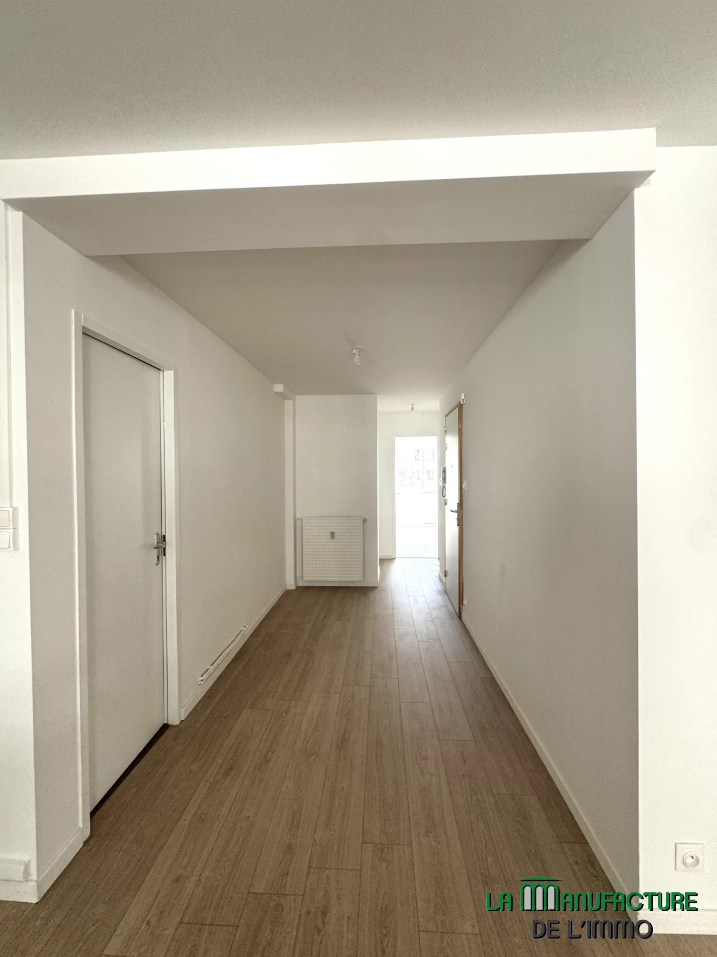 Appartement T3 rénové avec balcon, cave et garage à Saint-Étienne - Cité du design 