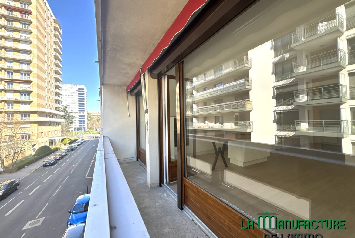 Appartement T3 rénové avec balcon, cave et garage à Saint-Étienne - Cité du design 