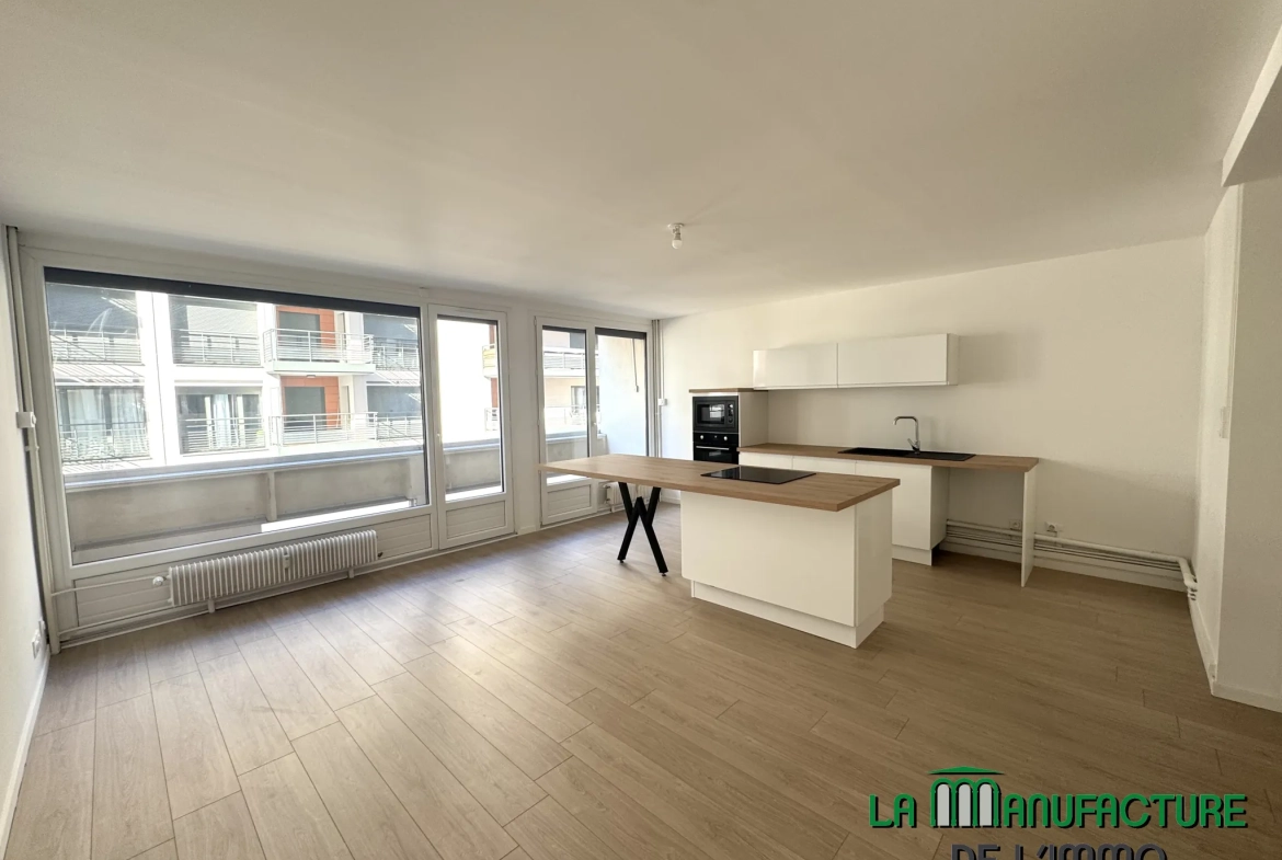 Appartement T3 rénové avec balcon, cave et garage à Saint-Étienne - Cité du design 