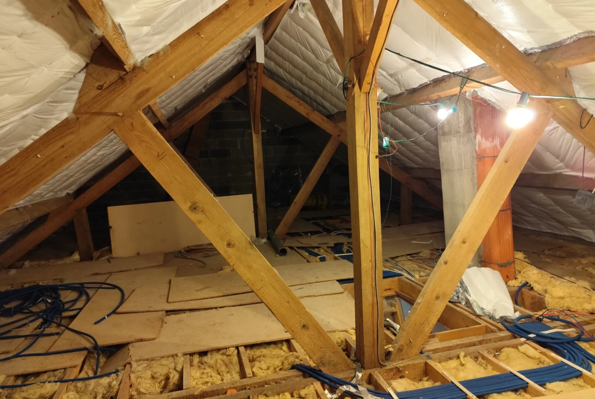 Pavillon avec sous-sol à vendre à Arconnay, 3 chambres, terrain 727 m² 
