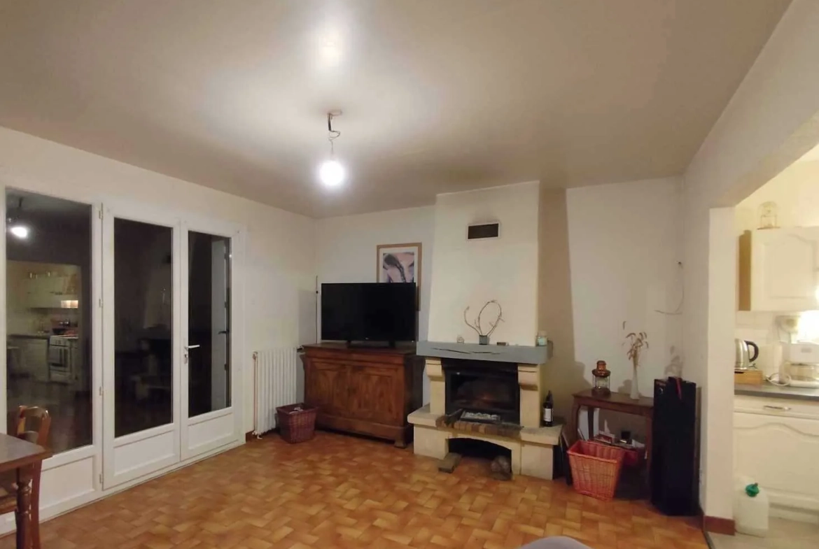Pavillon avec sous-sol à vendre à Arconnay, 3 chambres, terrain 727 m² 