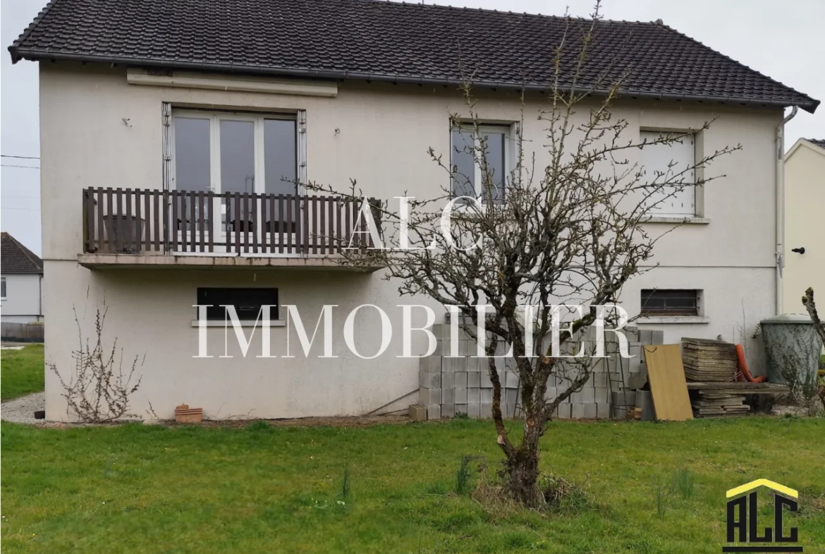 Pavillon avec sous-sol à vendre à Arconnay, 3 chambres, terrain 727 m² 