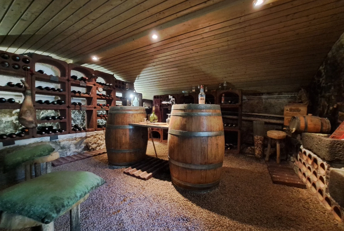 Belle maison avec grand terrain à Charbonnières-les-Vieilles, 136 m², rénovée, avec annexes et espace extérieur 