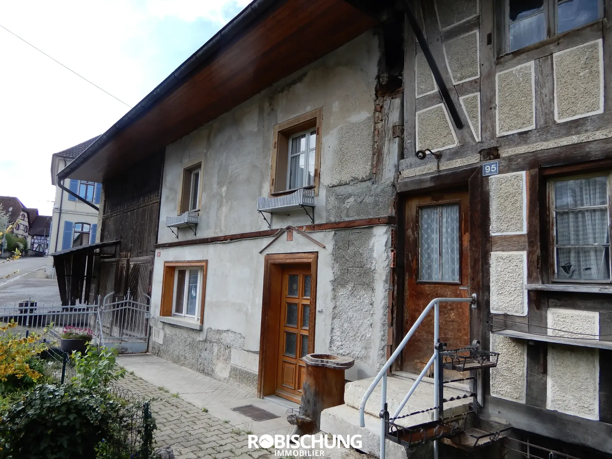 Charmante maison de village à rénover à Bouxwiller - 103 m² avec garage 