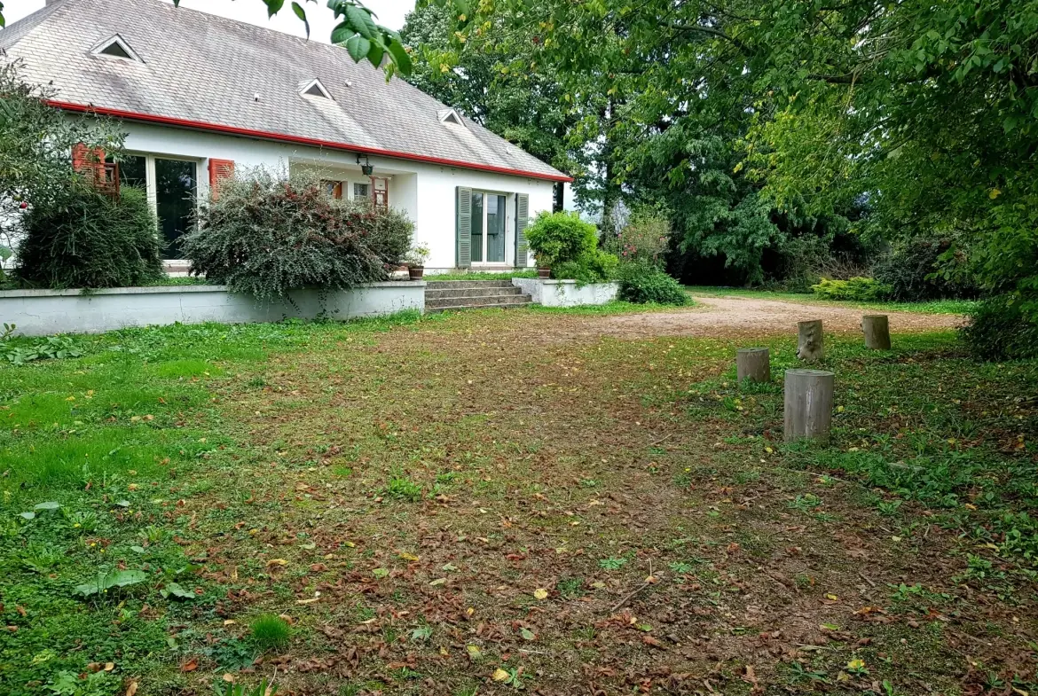 A vendre maison individuelle de 151 m² avec grand terrain à proximité de Nevers 